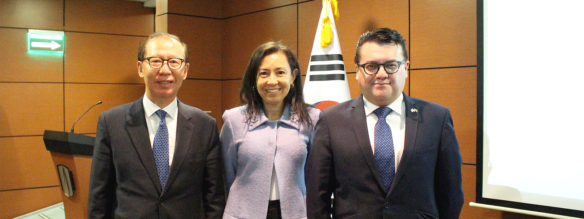 Visita de la Embajada de Corea. 