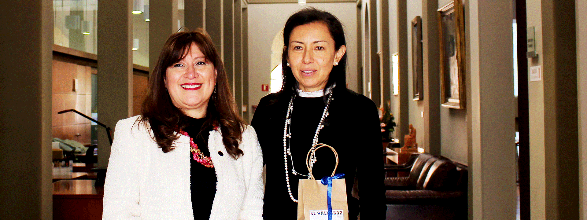 Visita de la Embajadora de El Salvador.